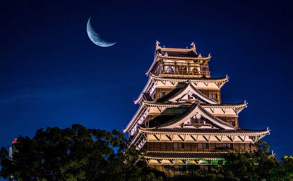 Hiroshima Castle at night