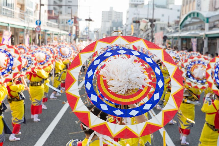 3,425 Umbrellas in the Street: Tottori’s Shan-Shan Festival